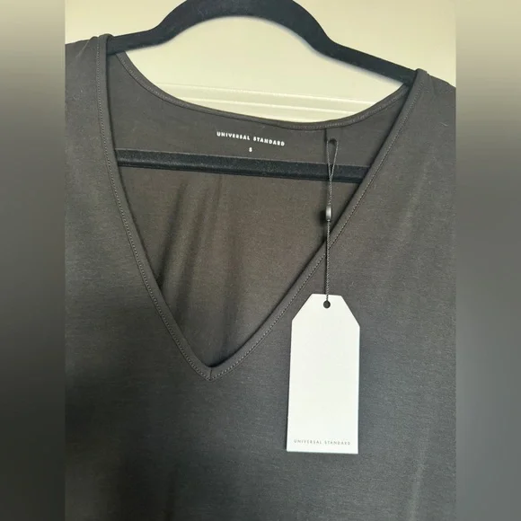 NWT! | UNIVERSAL STANDARD Iconic Geneva V-Neck Short Sleeve Dress Black S/14-16 - Picture 6 of 12